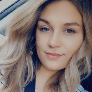 Meet your Posher, Brittni